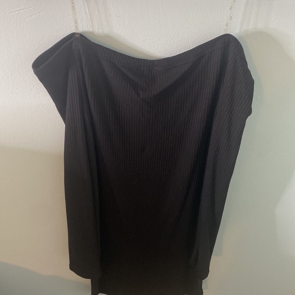 black dress - Picture 2 of 2